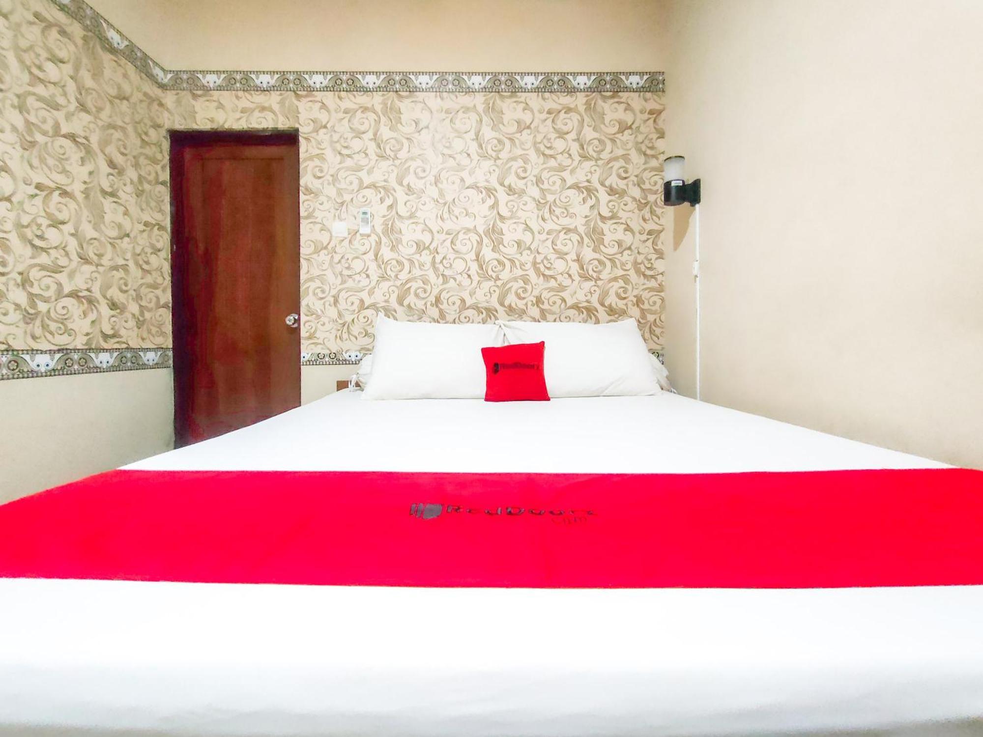 ホテル Reddoorz Syariah At Graha Adi Karya Kartasura Kartosuro エクステリア 写真