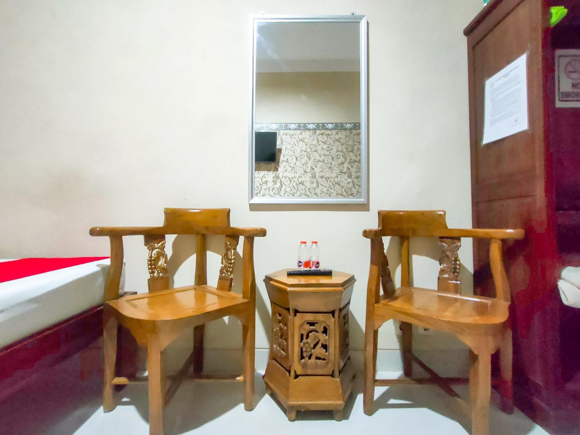 ホテル Reddoorz Syariah At Graha Adi Karya Kartasura Kartosuro エクステリア 写真